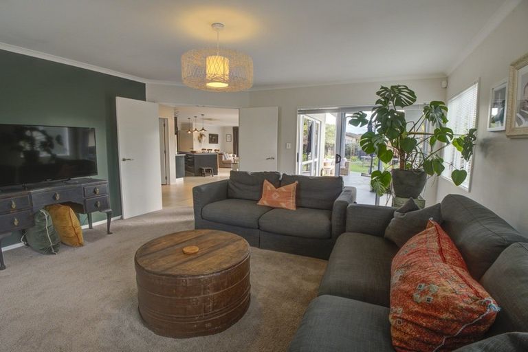 Photo of property in 6 Redwood Close, Havelock North, 4130