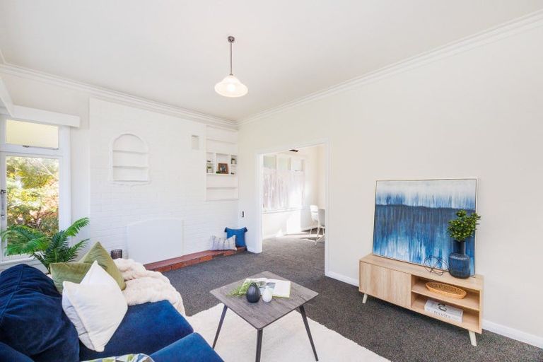 Photo of property in 657 Featherston Street, Roslyn, Palmerston North, 4414