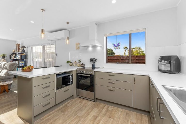 Photo of property in 1/54 Florence Avenue, Orewa, 0931