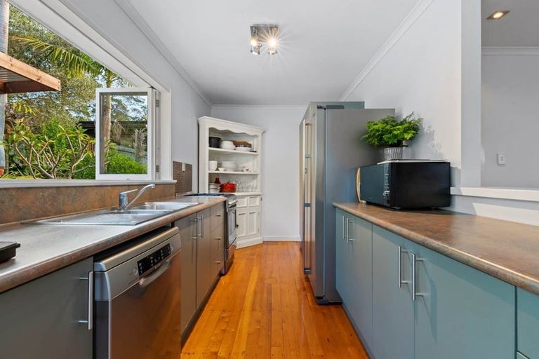 Photo of property in 28 Alexander Avenue, Torbay, Auckland, 0630