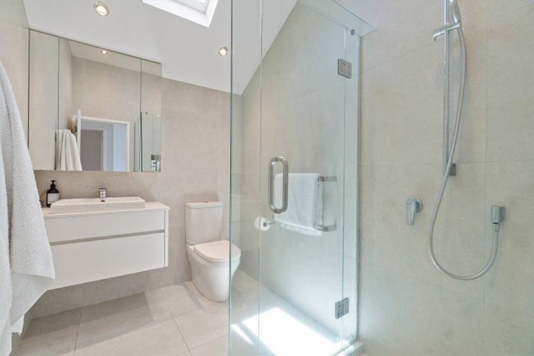 Photo of property in 11 King Edward Parade, Devonport, Auckland, 0624