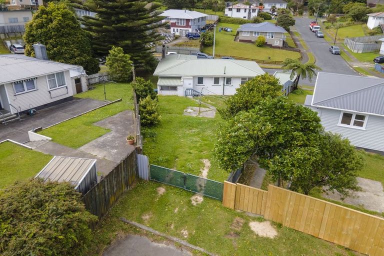 Photo of property in 6 Hampshire Street, Cannons Creek, Porirua, 5024