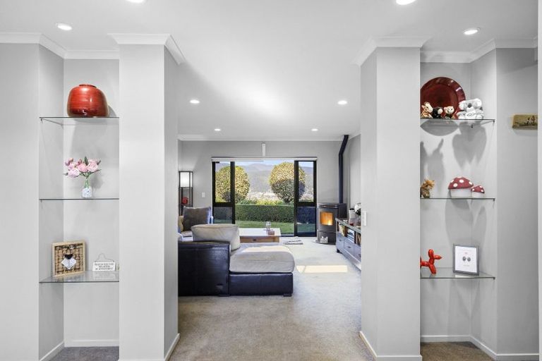 Photo of property in 17 Garrett Place, Riverstone Terraces, Upper Hutt, 5018