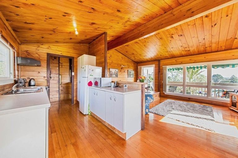 Photo of property in 482 Don Buck Road, Massey, Auckland, 0614