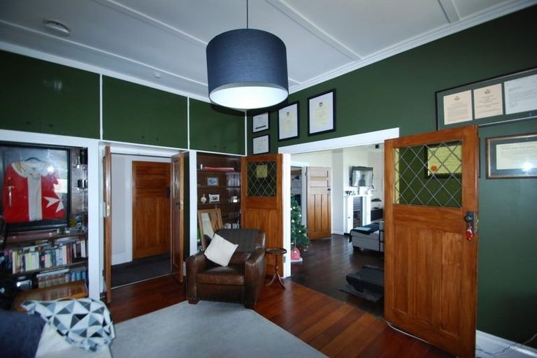 Photo of property in 4 Lower Watt Street, Wadestown, Wellington, 6012