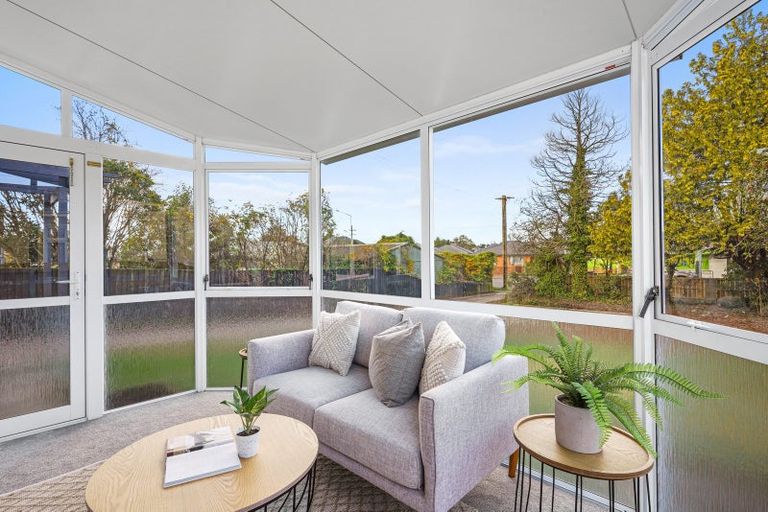 Photo of property in 21 Wainoni Road, Wainoni, Christchurch, 8061