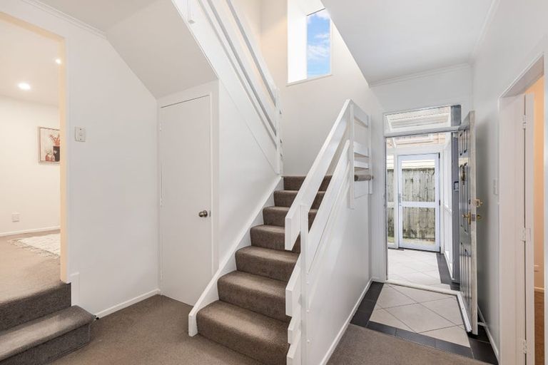 Photo of property in 7 Angell Street, Johnsonville, Wellington, 6037