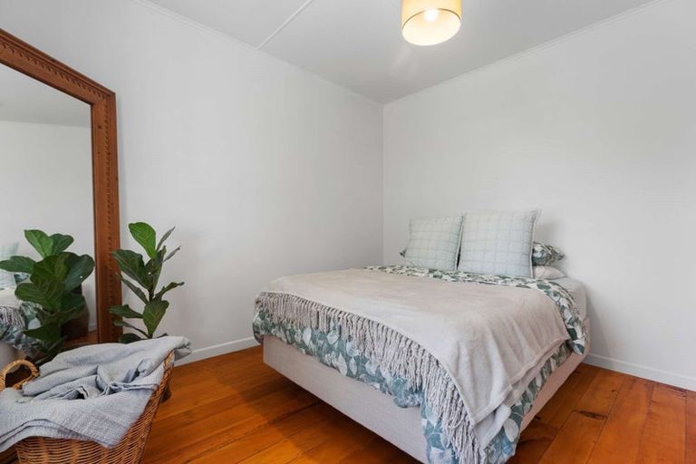 Photo of property in 11 Green Lane, Helensville, 0800