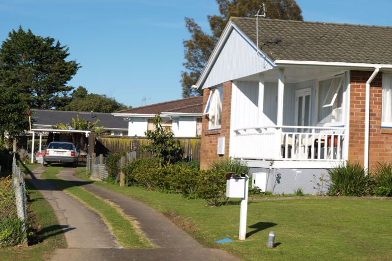 Photo of property in 37 Mcnaughton Avenue, Mangere East, Auckland, 2024