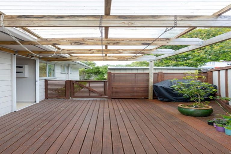 Photo of property in 98 Gallony Avenue, Massey, Auckland, 0614