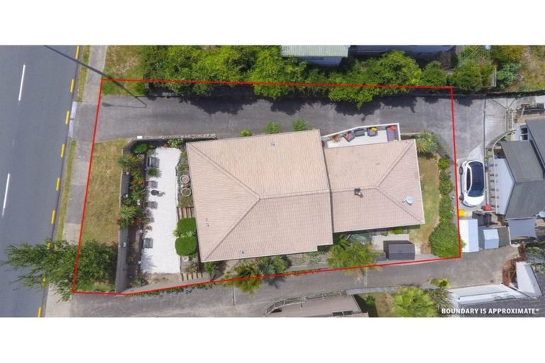 Photo of property in 272 Glamorgan Drive, Northcross, Auckland, 0630
