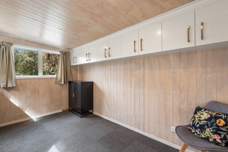 Photo of property in 18 Kahika Grove, Huapai, Kumeu, 0810