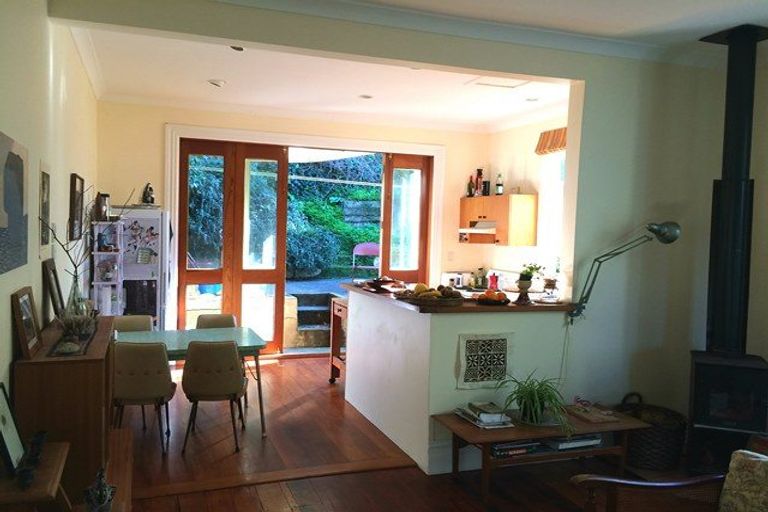 Photo of property in 100 Rolleston Street, Mount Cook, Wellington, 6021