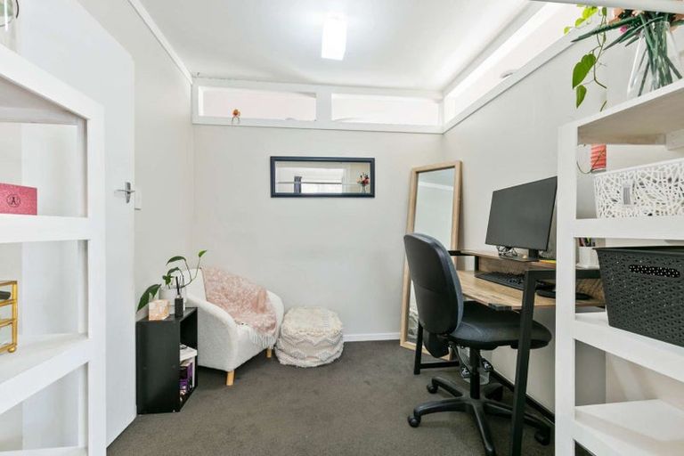 Photo of property in 1 Isabel Grove, Wainuiomata, Lower Hutt, 5014