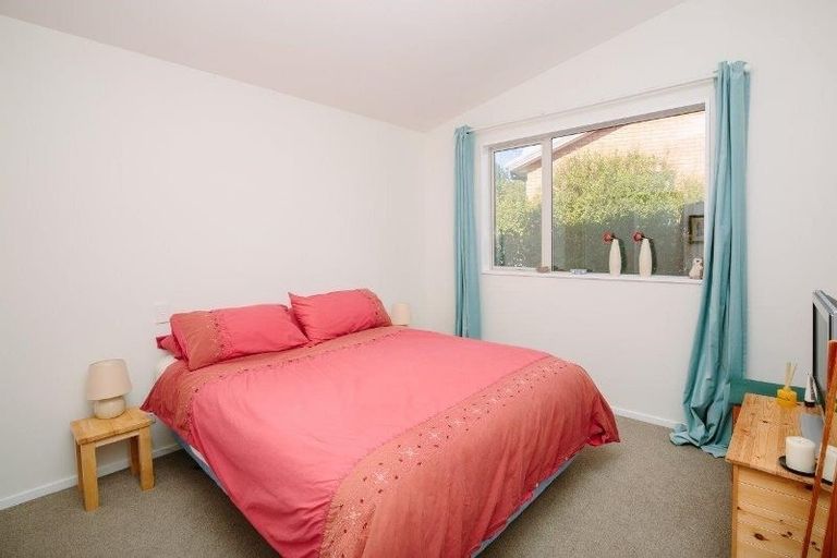 Photo of property in 10 Mcleod Avenue, Wanaka, 9305