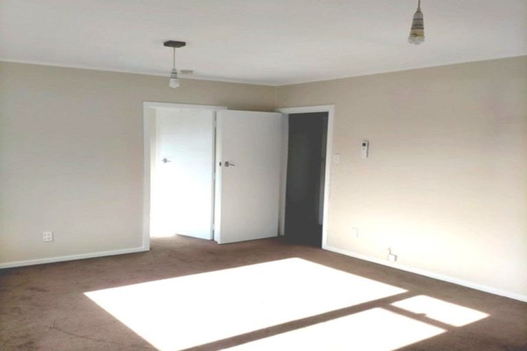 Photo of property in 139u2 Queens Drive, Lyall Bay, Wellington, 6022