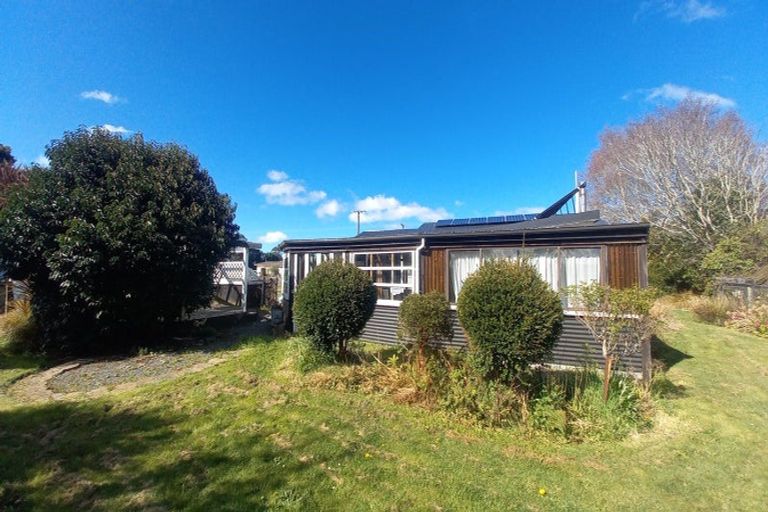 Photo of property in 33 Clifden Highway, Tuatapere, 9620
