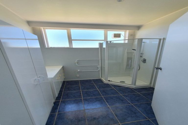 Photo of property in Grandstand Apartments, 37/80u Kent Terrace, Mount Victoria, Wellington, 6011