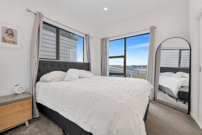Photo of property in 48 Parahau Road, Papakura, 2110