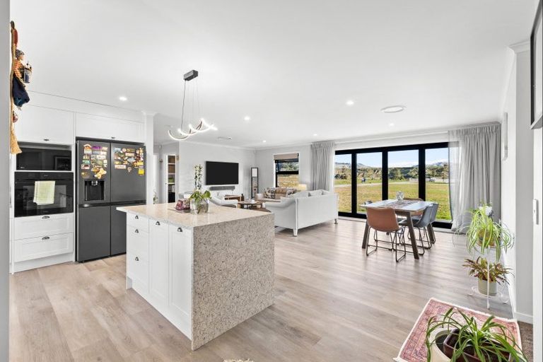 Photo of property in 230 Valley Views, Fitzherbert, Palmerston North, 4472