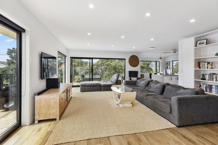 Photo of property in 12 Inglis Street, Seatoun, Wellington, 6022