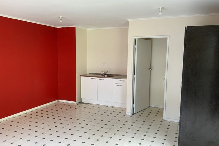 Photo of property in 9 Statesman Street, Henderson, Auckland, 0612