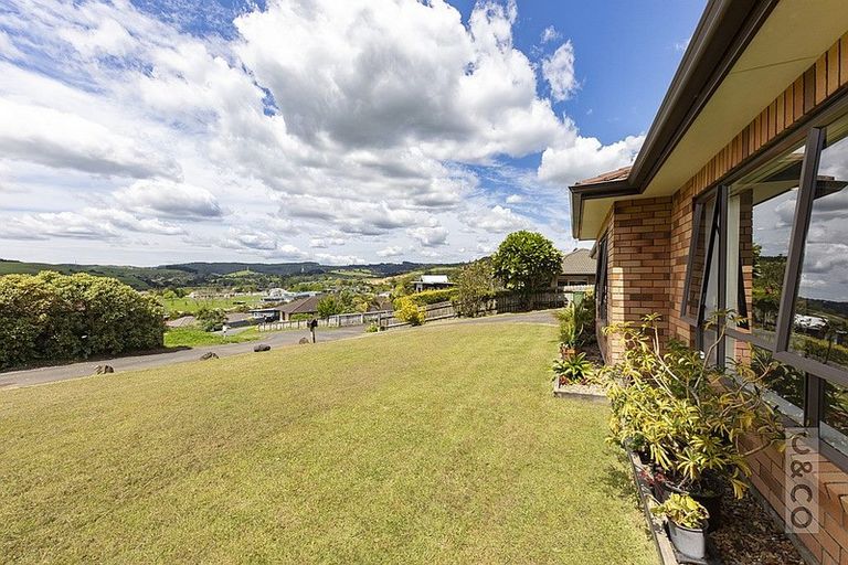 Photo of property in 36 Te Kauri Place, Helensville, 0800