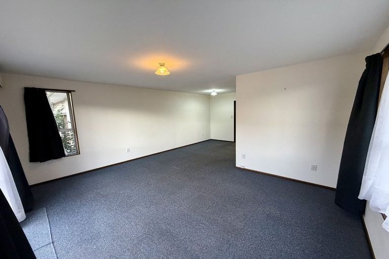 Photo of property in 2/74 Solomon Avenue, Redwood, Christchurch, 8051