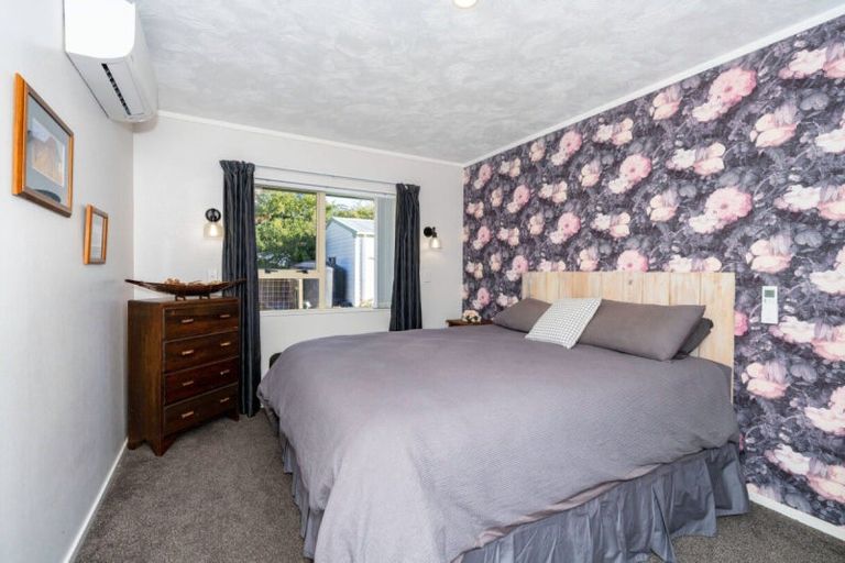 Photo of property in 9 Garth Road, Levin, 5571