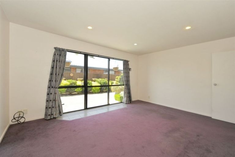 Photo of property in 14 Innisfree Place, Northwood, Christchurch, 8051