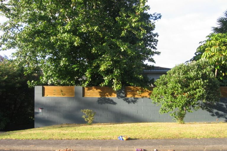 Photo of property in 46 Lynden Avenue, Hillcrest, Auckland, 0627