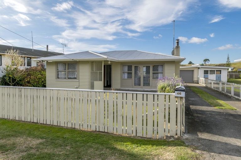 Photo of property in 46 Lupin Road, Otaki, 5512