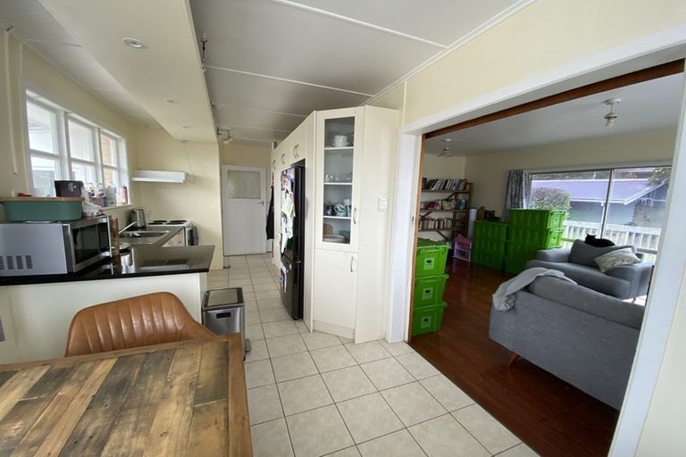 Photo of property in 30 Megan Avenue, Pakuranga Heights, Auckland, 2010