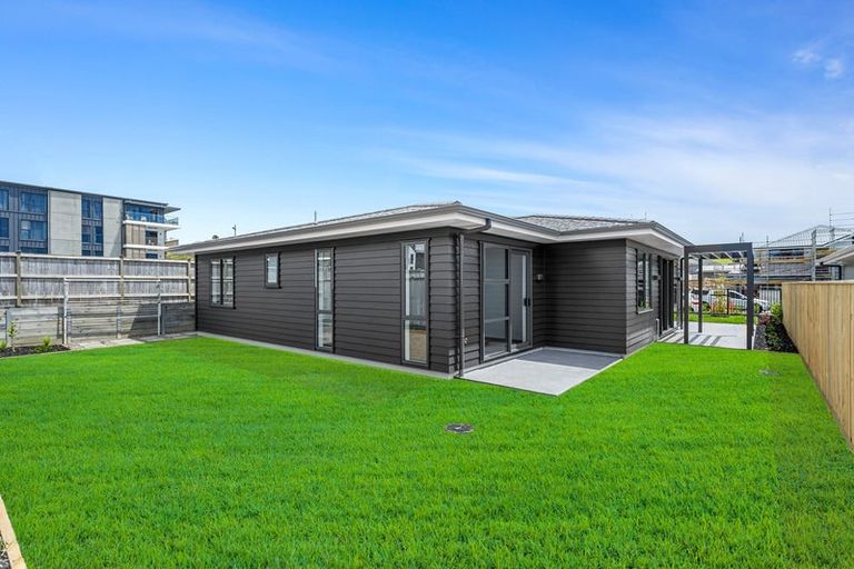 Photo of property in 29 Tiromoana Drive, Red Beach, 0932