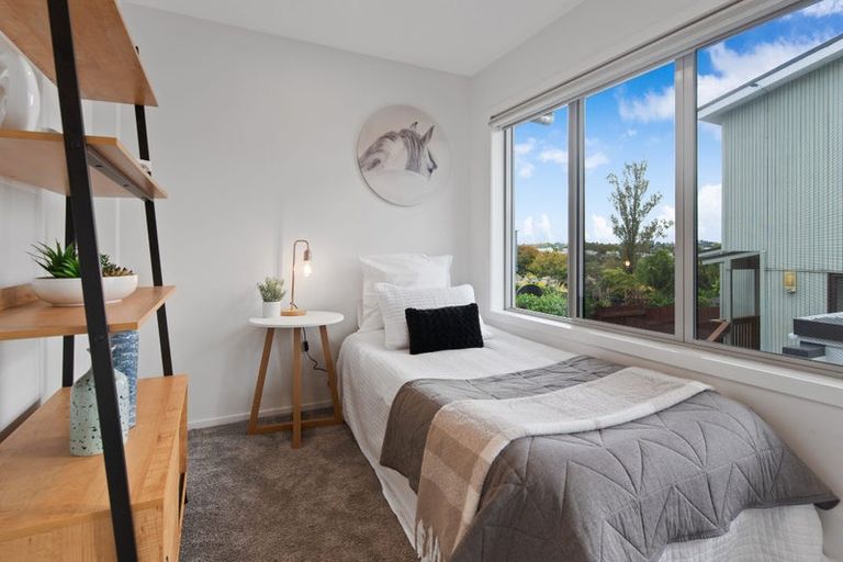 Photo of property in 18 Ridge Road, Waiake, Auckland, 0630
