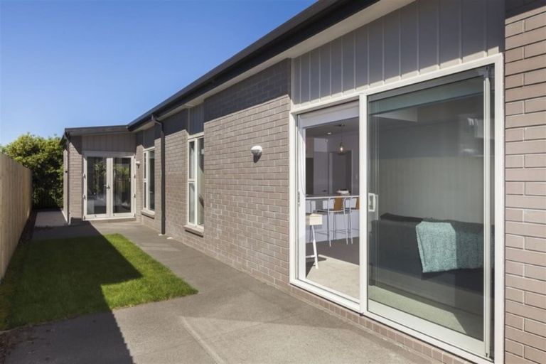 Photo of property in 8 Ardnave Lane, Broomfield, Christchurch, 8042