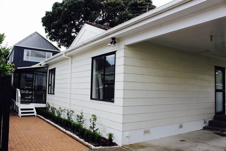 Photo of property in 8c Weiti Road, Orewa, 0931