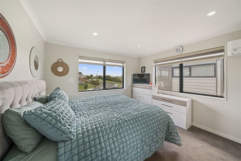 Photo of property in 93 Naylors Drive, Mangere, Auckland, 2022
