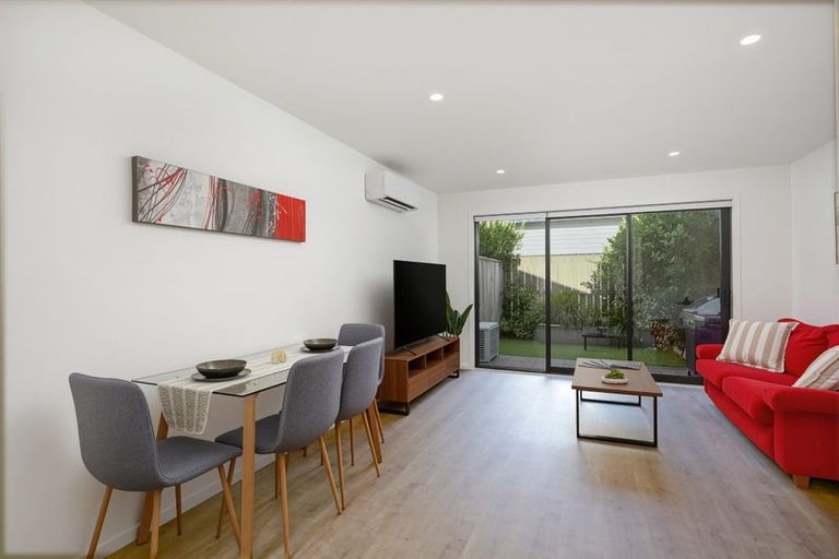 Photo of property in 10/12 Tawa Road, Te Atatu Peninsula, Auckland, 0610