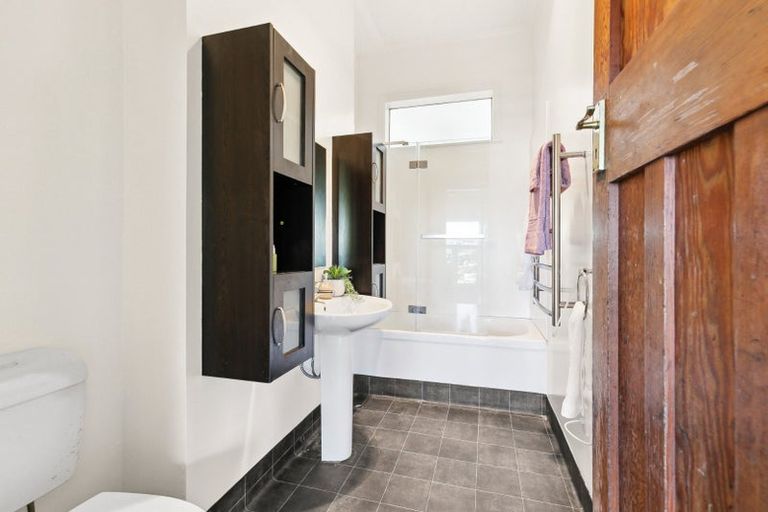 Photo of property in 196 Townsend Road, Miramar, Wellington, 6022