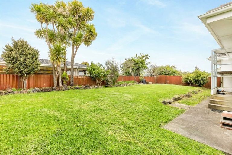 Photo of property in 10 Murray Road, Te Atatu Peninsula, Auckland, 0610