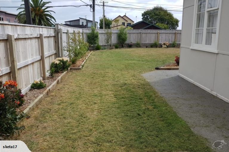 Photo of property in 43 Martin Road, Paraparaumu Beach, Paraparaumu, 5032