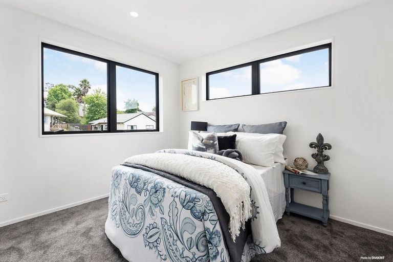 Photo of property in 6b Landsdale Place, Massey, Auckland, 0614