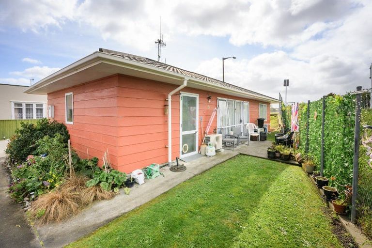 Photo of property in 48 Botanical Road, Takaro, Palmerston North, 4412
