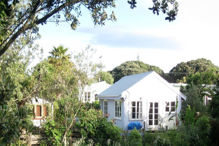 Photo of property in 22 Moana Road, Okitu, Gisborne, 4010