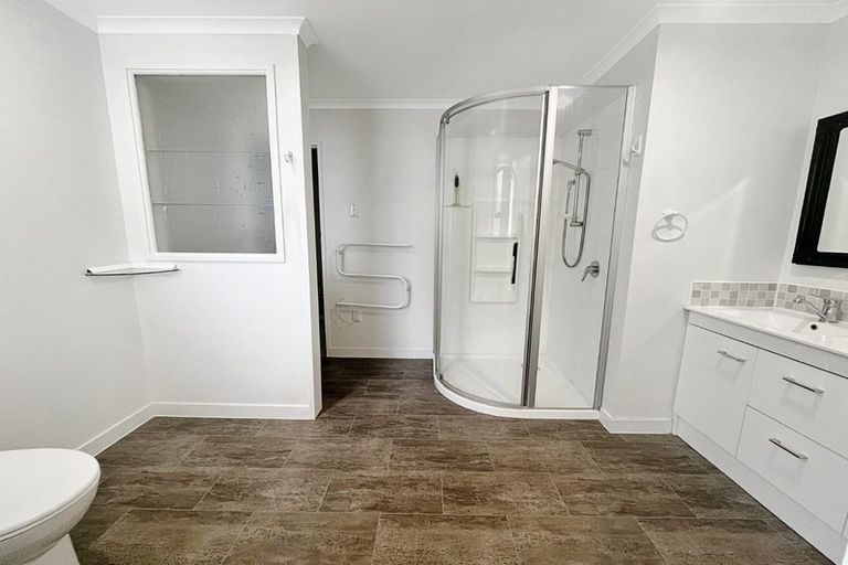Photo of property in 2 Alaska Court, Awapuni, Palmerston North, 4412