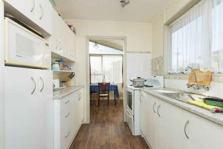 Photo of property in 16 Holland Street, Pukekohe, 2120