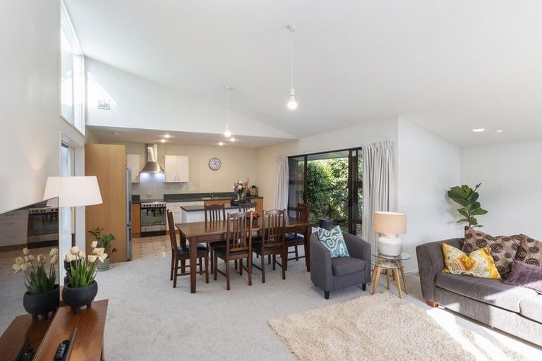 Photo of property in 32a Farquhars Road, Redwood, Christchurch, 8051