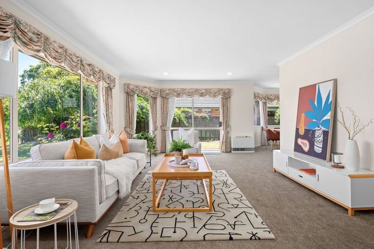 Photo of property in 22 Cairns Crescent, Rototuna, Hamilton, 3210