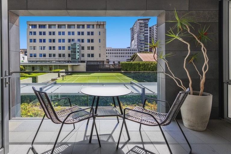 Photo of property in Sanctum Apartment, 10 Ebor Street, Te Aro, Wellington, 6011
